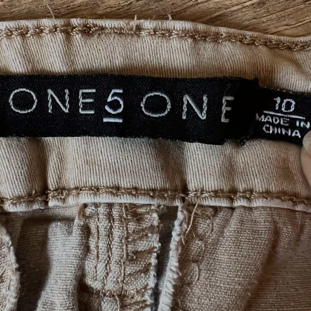 Size 10 Tan one 5 one - Picture 2 of 3